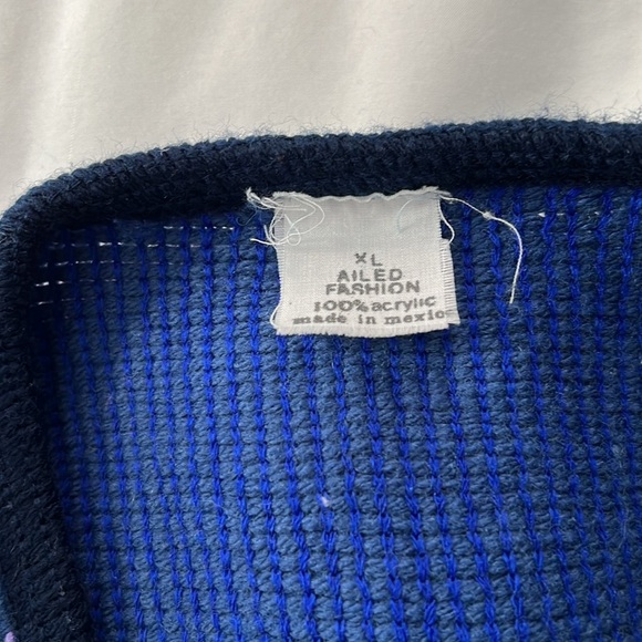 Ailed Fashion Made in Mexico Acrylic Knit Poncho - Picture 4 of 6